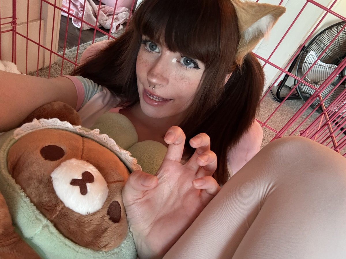 mochieeps's tweet photo. I’m not nude so it won’t get any likes but haie c: https://t.co/8RjVbcVzeu
