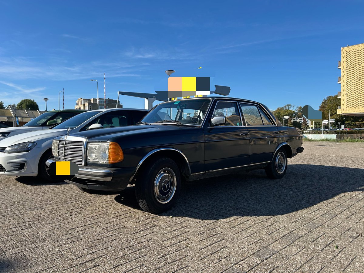 Call_Me_Hanna_'s tweet photo. Spotted today. Love it when people take their classics out for a drive on a sunny autumn day. 🥰 https://t.co/Yqj9chOc8L