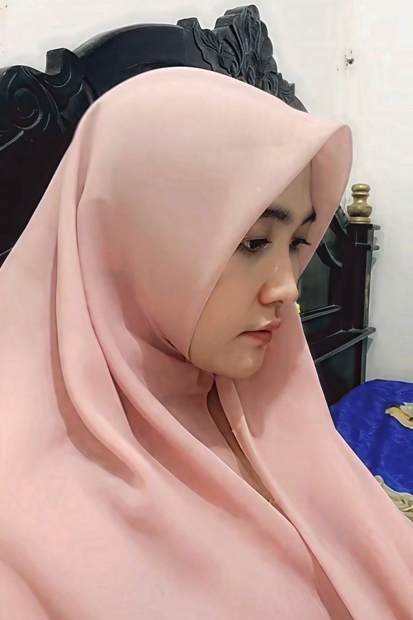 lestarysukmaaa's tweet photo. Tampilan udah hijab gini 
https://t.co/Oc7SYEVEgv https://t.co/cFmuZG70HH