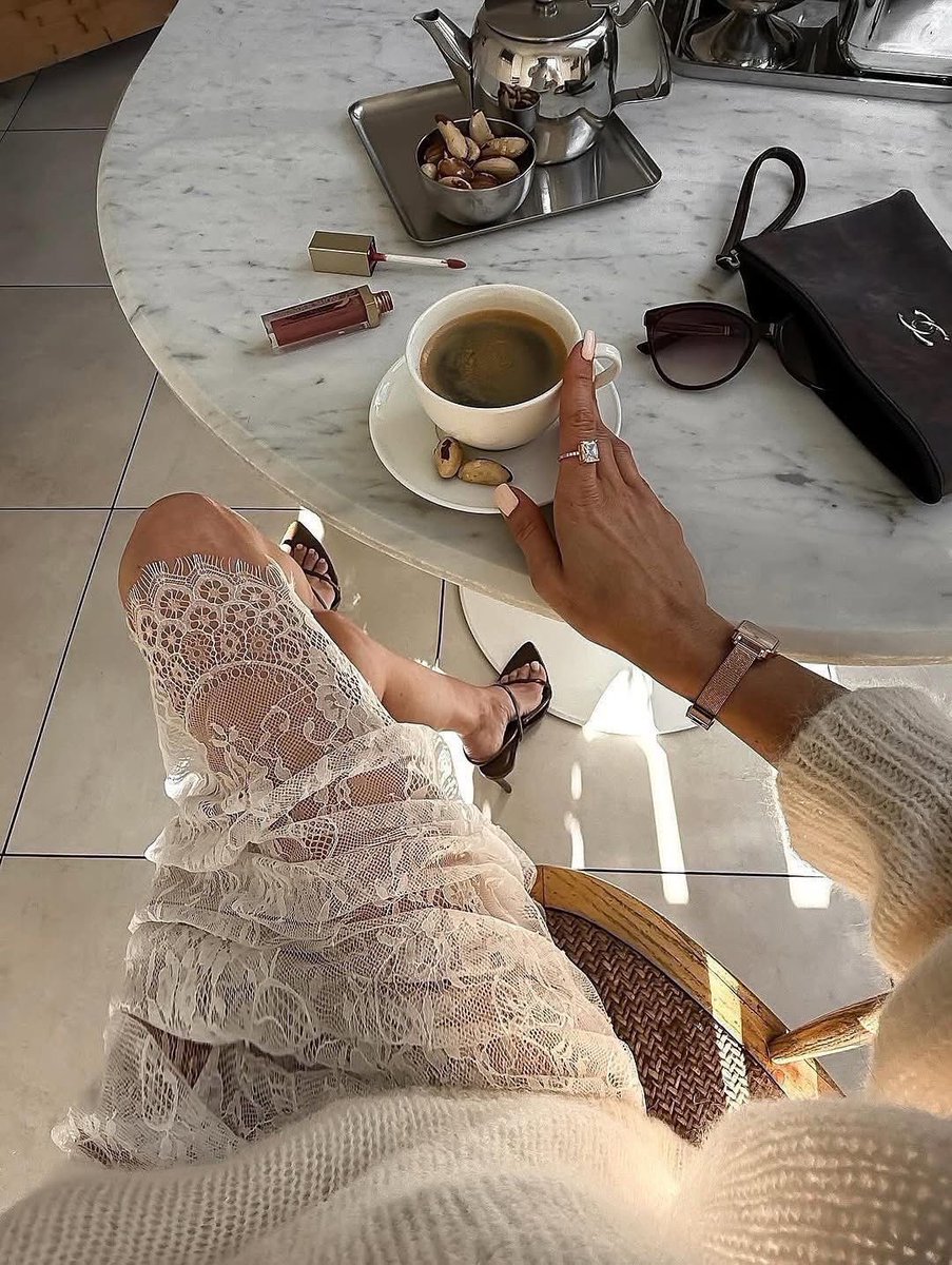 modernlilithh's tweet photo. how i love being a woman https://t.co/Kq0tym0fgz