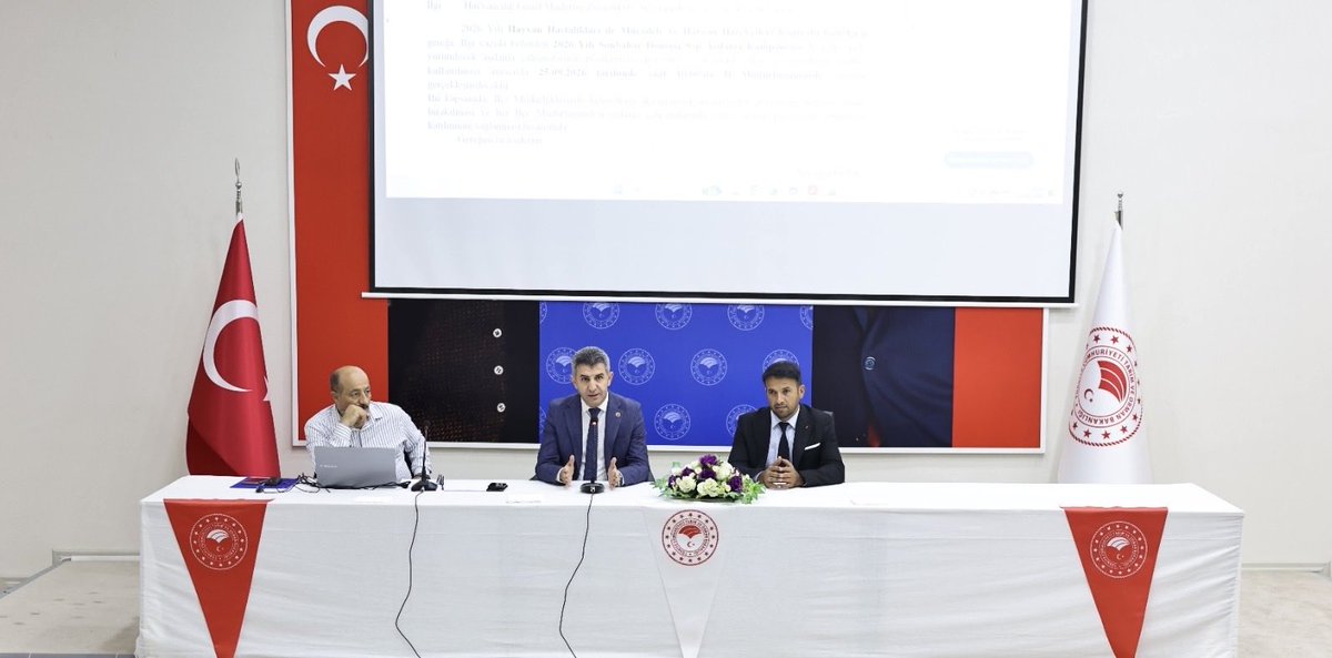 Ncttngnc's tweet photo. İl Müdürlüğümüzde görev yapan veteriner hekimlerimiz ve veteriner sağlık çalışanlarımızla, şap hastalığıyla mücadele kapsamında değerlendirme ve koordinasyon toplantısı gerçekleştirdik.

Hayvan sağlığının korunması, şap hastalığıyla etkin mücadelenin sürdürülmesi ve sahadaki çalışmaların organize edilmesi amacıyla alınacak tedbirleri, aşılama ve saha uygulamalarını değerlendirdik.

🐄 💉 Hastalıklara karşı etkin mücadele, güçlü saha çalışması ve koordinasyonla mümkün.

Üreticilerimizin emeğini ve hayvancılığımızın geleceğini korumak için çalışmalarımızı kararlılıkla sürdürüyoruz.

@ibrahimyumakli @TCTarim @TR_HAYGEM @Valiavnicakir