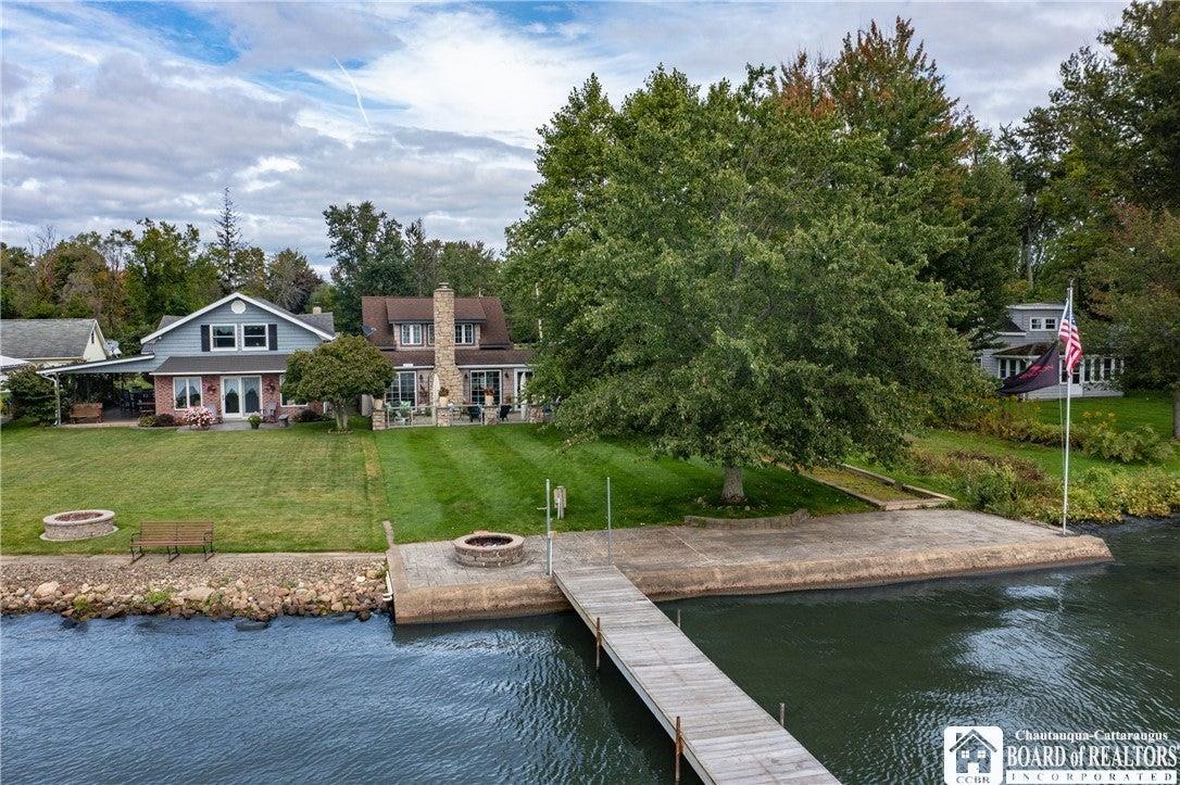 ChautauquaHomes's tweet photo. Do you know someone looking for a great property in Ellery? Please pass this along! #HereToHelp https://t.co/I3M4MTkUwj
