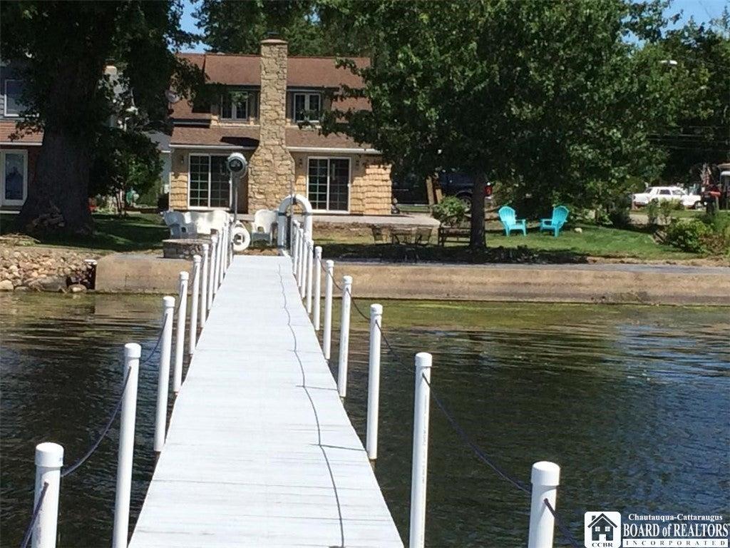 ChautauquaHomes's tweet photo. Do you know someone looking for a great property in Ellery? Please pass this along! #HereToHelp https://t.co/I3M4MTkUwj