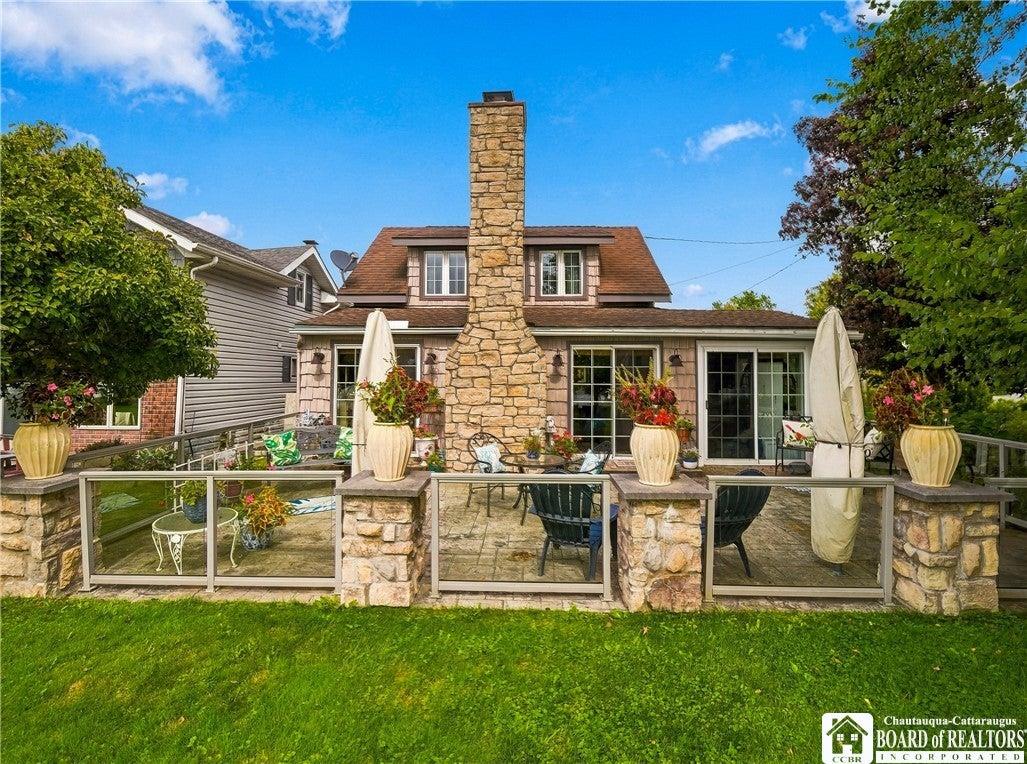 ChautauquaHomes's tweet photo. Do you know someone looking for a great property in Ellery? Please pass this along! #HereToHelp https://t.co/I3M4MTkUwj
