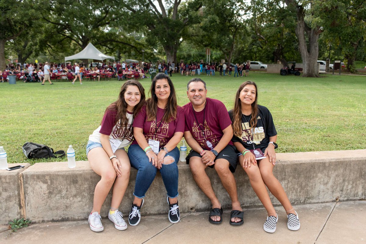 txst's tweet photo. Family Weekend officially starts NOW! From glass-bottom boat tours at the @MeadowsC4Water to river floats at Sewell Park and family tailgates before the big game  – there's plenty of activities for everyone 😸  

For a full list of events, visit: https://t.co/RGWeIPZC92 https://t.co/NnZpt1YnoN