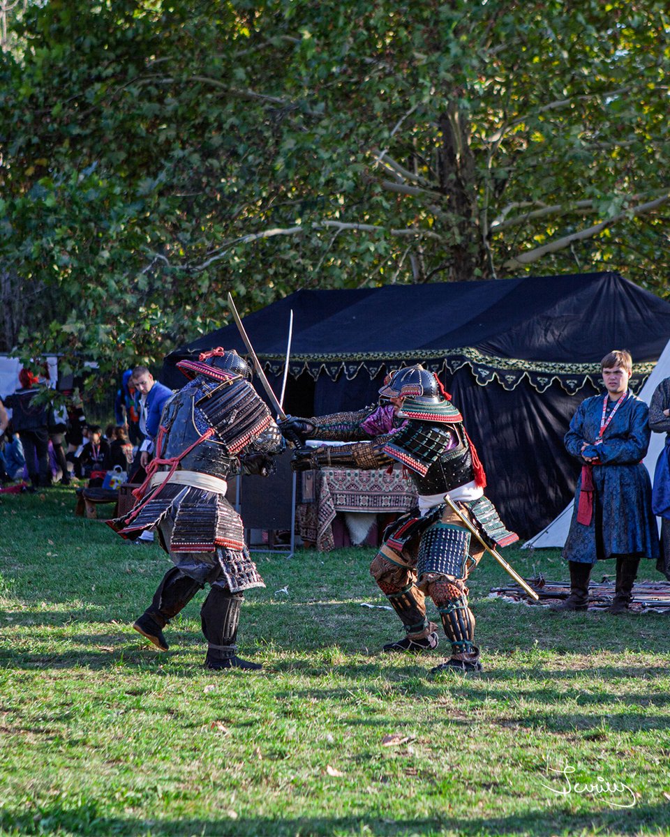 jurius_Photo's tweet photo. Na Comics Salone môžeš vstúpiť aj do sveta, kde česť a schopnosti idú ruka v ruke proti súperovi. Buď svedok stretu mečov ⚔️  #jurius #juriusphoto #comicssalon #scifi #fantasy #anime #manga #event #photography https://t.co/Noc04dIu2Z