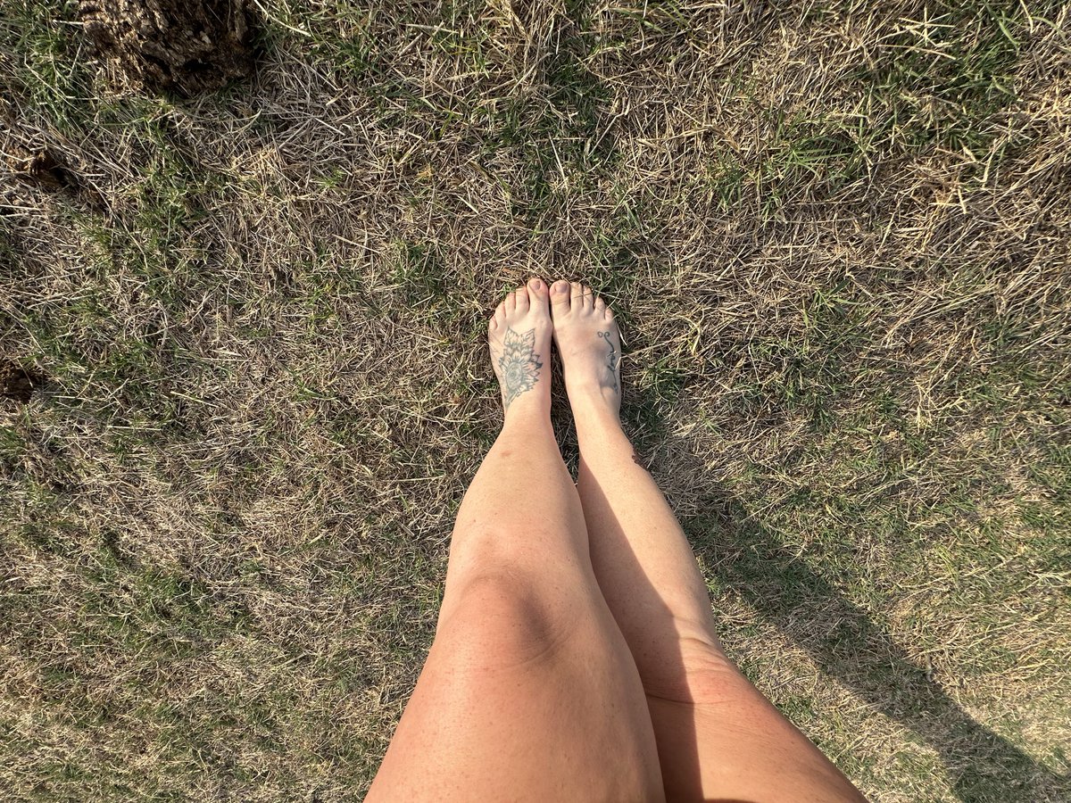 KelseyWhit1998's tweet photo. Cum be my first. Pretty open with content. No scammers welcomed. You can pm on here or check out my page. I'll take care of you hun💋https://t.co/bcpsND3n8H https://t.co/oQBup0M32s