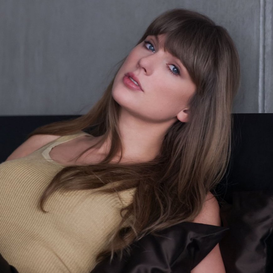 tracklist's tweet photo. Pitchfork sobre “Cleveland!”, nova música de Taylor Swift:

“Enquanto Travis aparentemente tenta mostrar a ela onde cresceu, a narradora da música faz egosearch no Twitter, reunindo uma lista de críticas contra si mesma: que não sabe dançar, ‘se veste mal’, ‘é nota quatro’, é falsa e irritante. Ela evita se chamar de ‘v*dia, mas não deixa de se chamar de ‘c*dela’. É claro que nada disso deveria importar, porque ela encontrou o amor de sua vida.”