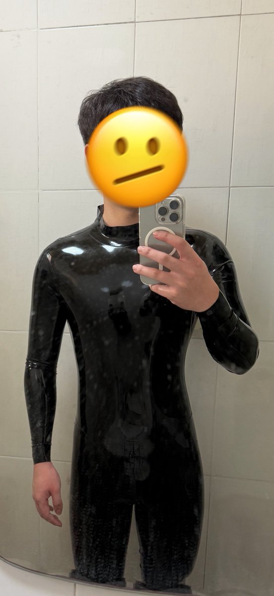 Stephenksv9's tweet photo. 一想到穿上要干嘛就好兴奋🥰
还没开工就全是水���💦 https://t.co/kIgvhc0jj7
