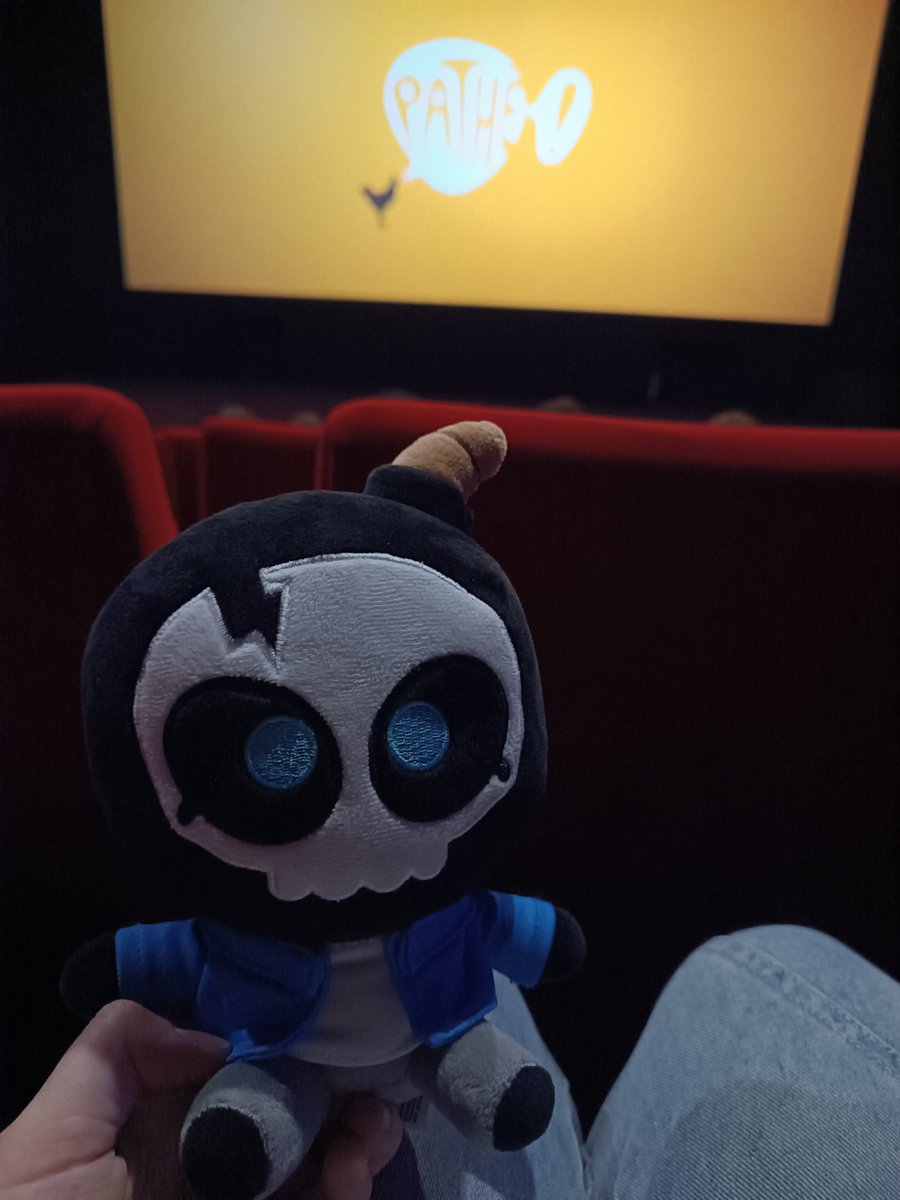 End3rM0cha's tweet photo. Seeing resident evil with Quinn :) https://t.co/c9bLrGycS4