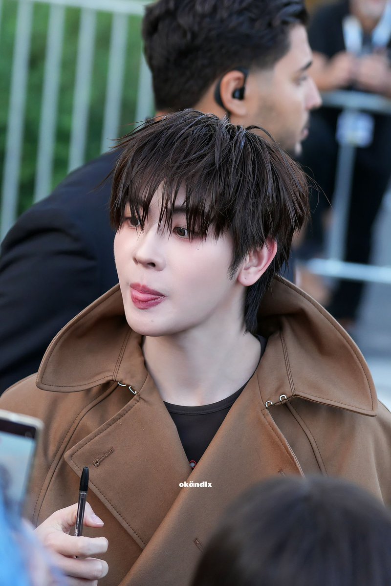 okandlx's tweet photo. Little Puppy🐶

TLE FIRSTONE AT MFW 2027
#MOSCHINOSS27xTLEFIRSTONE
#MOSCHINO
@firstone_wnk #FirstOne
#TleFirstone #เติ้ลเฟิร์สวัน https://t.co/ZUsqFOkYIi