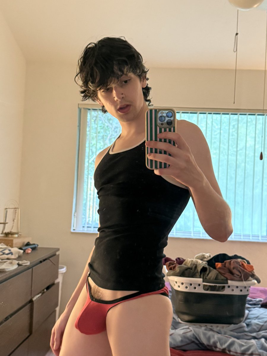 succuboixxx's tweet photo. Spilling out of my undies 😵‍💫😵‍💫 https://t.co/yhm6uC3UJd