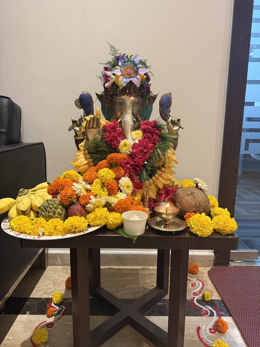 patelsmit1974's tweet photo. Ganpati Bapa Morya…🙏 https://t.co/5ssHKsZri1