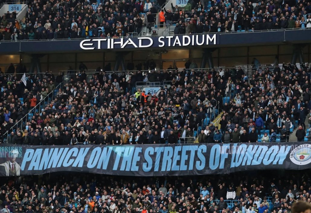 MMc84257's tweet photo. @TheArsenalMind I'd want every club that missed out on a title or cup to have them retrospectively added to their records. People forget this is the type of shit they were displaying at their stadium... https://t.co/JA0Fcj1vDj