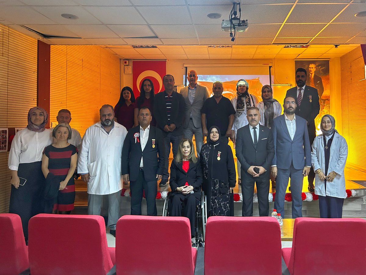 VatanGaziSehitD's tweet photo. Bugün Dernek Başkanımız,Y.K üyelerimiz ve Gazilerimiz Hayriye Ethem Turhanlı Kız Mesleki ve Teknik Anadolu Lisesi öğrencileri ile buluştular++ https://t.co/UCkiPhwmBL
