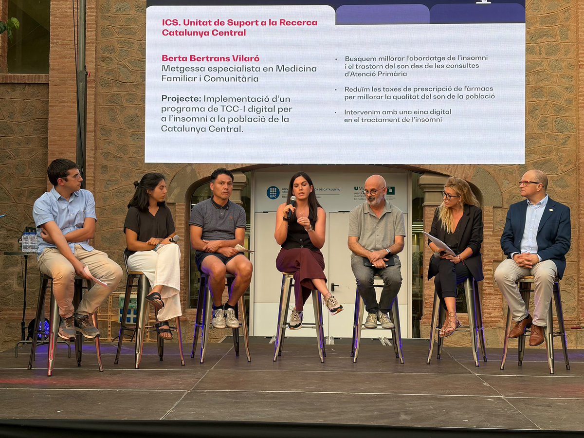 marc_aloy's tweet photo. #Manresa bat rècords en recerca i innovació! 21M€ d'inversió enguany (increment del 65%), 179 projectes actius, 492 investigadors/es (el 57% dones!), 350 publicacions, 7 patents internacionals... Ahir en vam parlar en la Nit de la Recerca! 
Ciutat universitària i de coneixement! https://t.co/MU1HOaN53r
