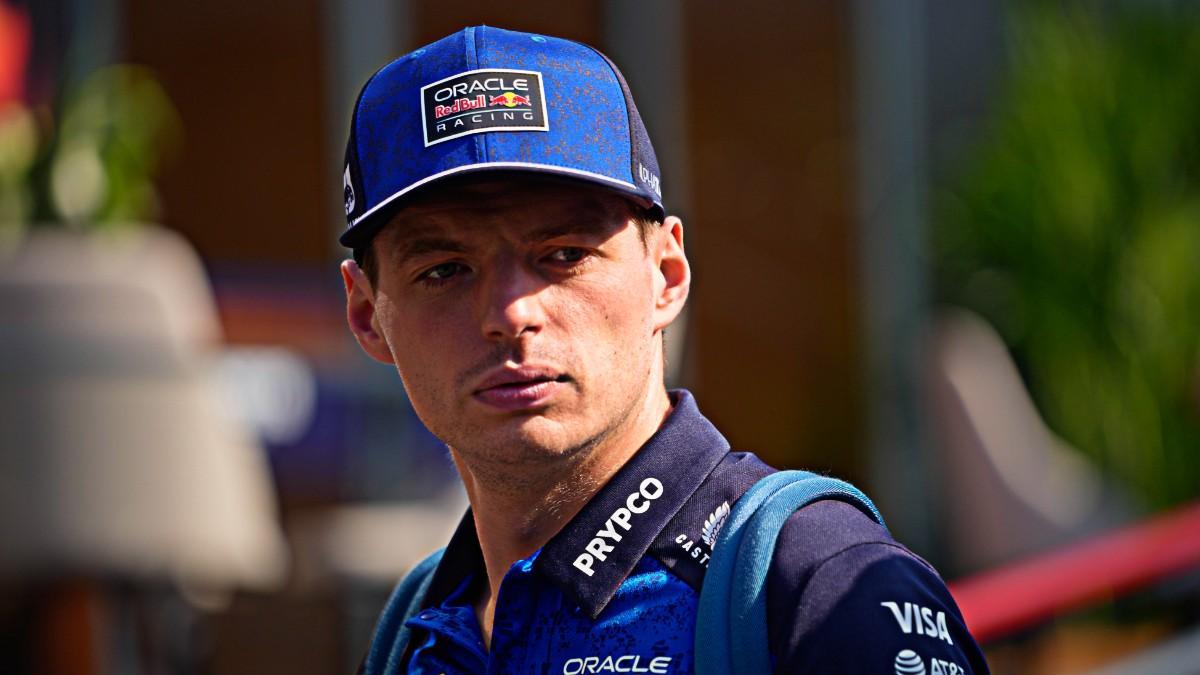 fattoquotidiano's tweet photo. "Mi dicevano di spingere con metà batteria, gli ho risposto: 'Sì, andate a fanc*lo'": Verstappen contro la Red Bull https://t.co/8W5mKzewKa https://t.co/mID79ub9la