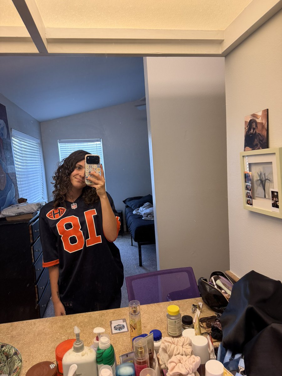 shutup_caroline's tweet photo. shout tf out 💙🧡 #DaBears https://t.co/3UgGGZAJJl