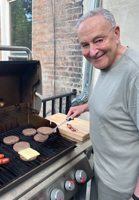 vindobb's tweet photo. @SteveCortes Your grill,Chucky Cheese's grill
MSM 95% Chucky boy
Democratic Cucks/Karens agree
Protests,riots
people hurt/killed
Lawsuits
New laws
Congressional hearings
Over two grilling pics
That's how STUPID things have gotten
Please put me back to the 60's
✌️❤️🇺🇸🇺🇸🇺🇸🇺🇸 https://t.co/mYpusIUkT3