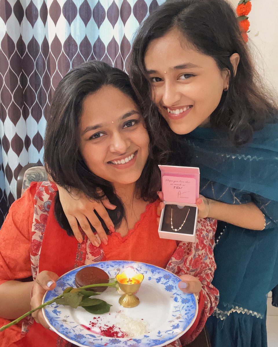 JanWassermdn's tweet photo. Forever grateful for my amazing sibling and the beautiful moments we share with GIVA Jewellery. Use code “KARXRB15” for 15% off your next purchase. https://t.co/zU6jmfE6sC