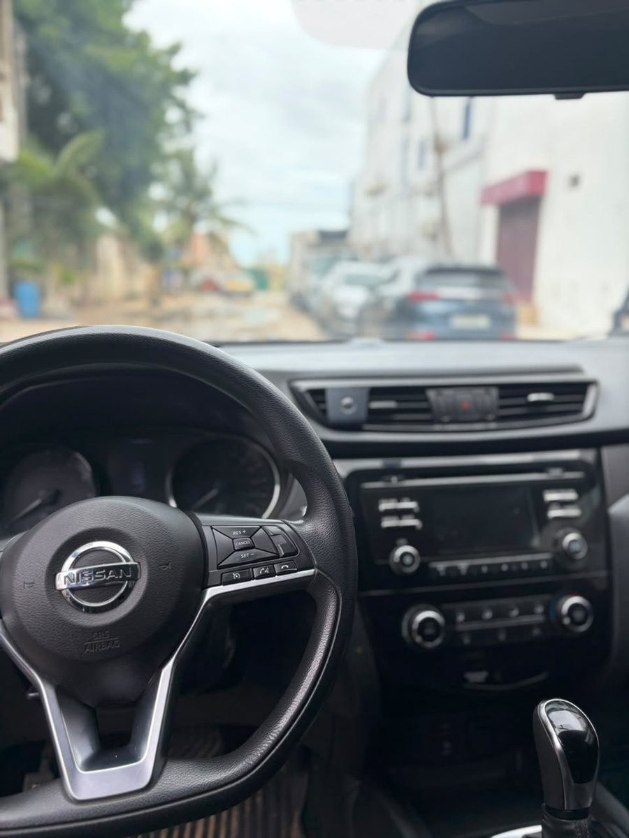 Piiibouu's tweet photo. Nissan Qasquai 2017 essence automatique 
2.0 4 cylindres

6.800.000 fcfa https://t.co/OIopB0kHCn