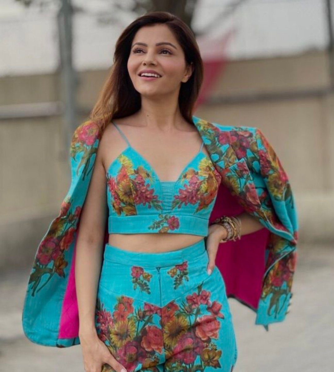 sujal_willd's tweet photo. Missing Rubina in mv movie i pray vo kisi big project kre just keep rocking in kkk she is always be my fav no matter what🪶🐚....

#RubinaDilaik https://t.co/ASMVtiyGEp