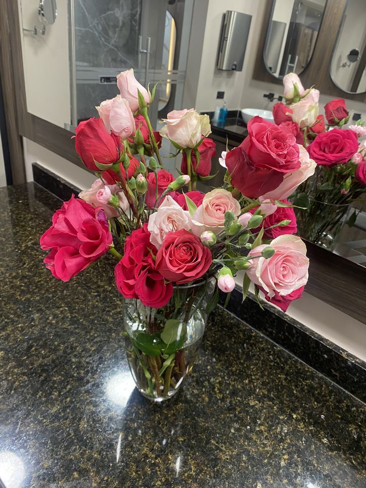 PrviterChat's tweet photo. I Love Beautiful Flowers 🌼💗🥰😘😍. https://t.co/DdXyPeoorX