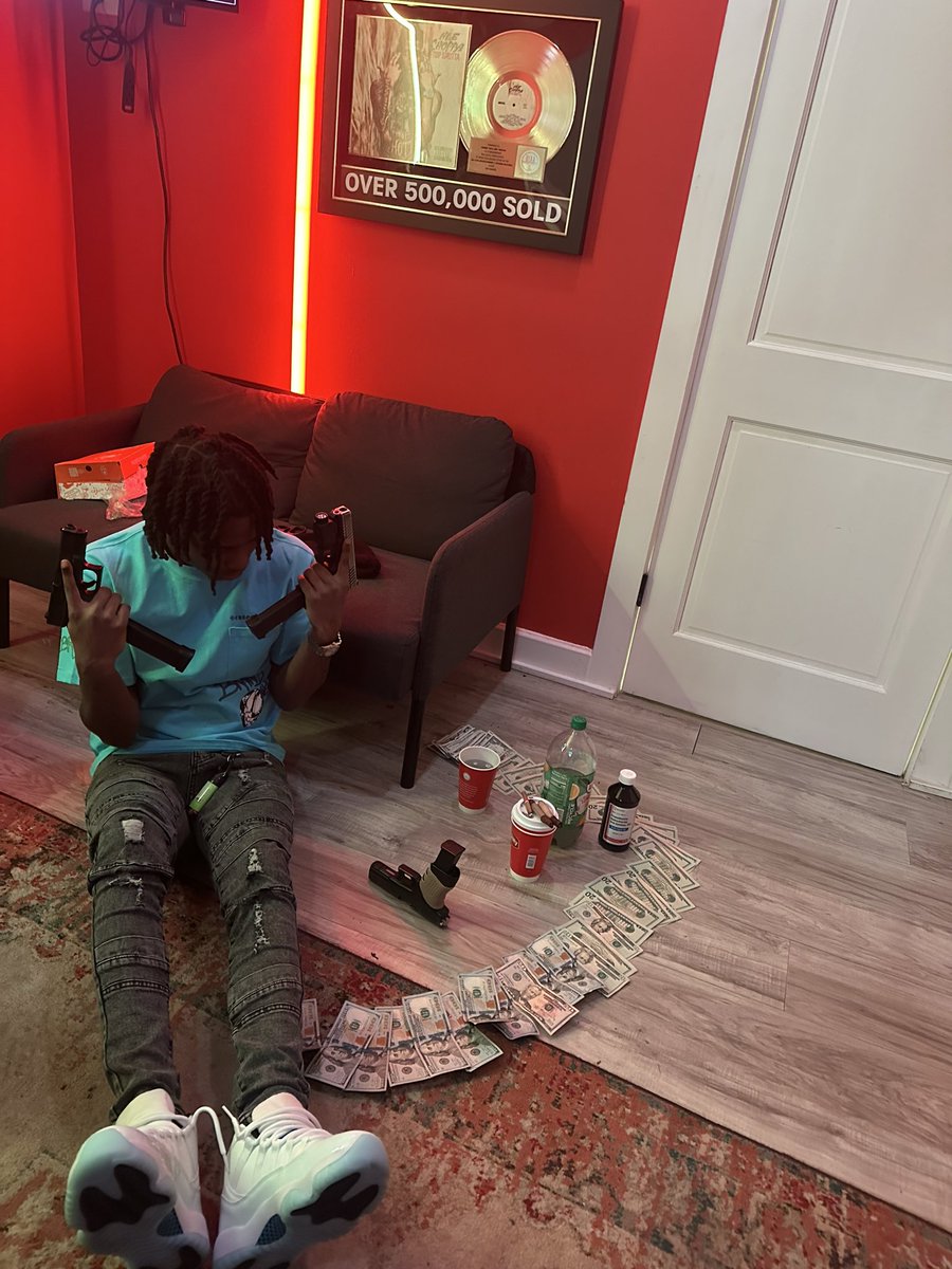 stephhscone's tweet photo. 🏚️ or die 
#memphis https://t.co/xWyioFslz6