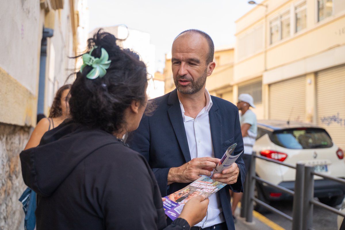 mbompard's tweet photo. Tractage cet après-midi à l'école Montolieu, dans le 2e arrondissement de Marseille. L'inscription sur les listes électorales bat son plein pour faire élire Jean-Luc Mélenchon en 2027 🐢 https://t.co/C7KtfUSmVR