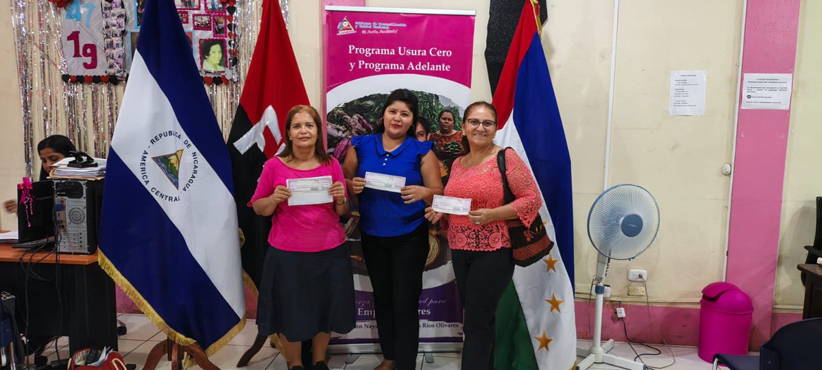 VivaNicaragua13's tweet photo. 💰🌱 ¡Más oportunidades para emprender en Bluefields!
13 mujeres emprendedoras recibieron nuevos financiamientos del Programa Usura Cero, con una entrega total de C$385 mil para fortalecer sus pequeños negocios y aportar a la economía de sus hogares.
#Bluefields #UsuraCero https://t.co/pKl9L0jvoj