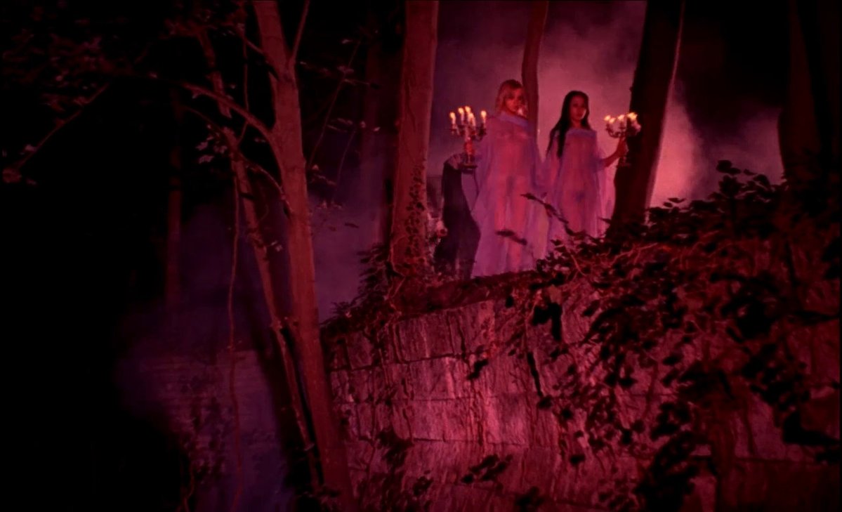 HauntedMovies's tweet photo. The Shiver of the Vampires (1971) dir. Jean Rollin https://t.co/9W4LRXwFKf