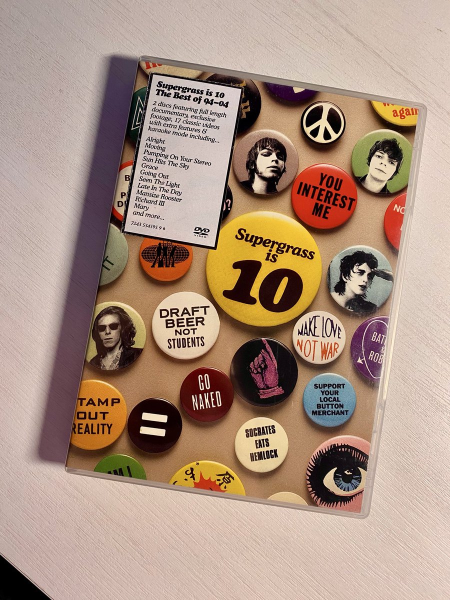roudaflou's tweet photo. Me acabo de autoregalar este dvd de Supergrass y venía con este poster super chulísimo dentro y me da tremendo pánico de colgar en la pared 😭 https://t.co/qEhjd9MsUH