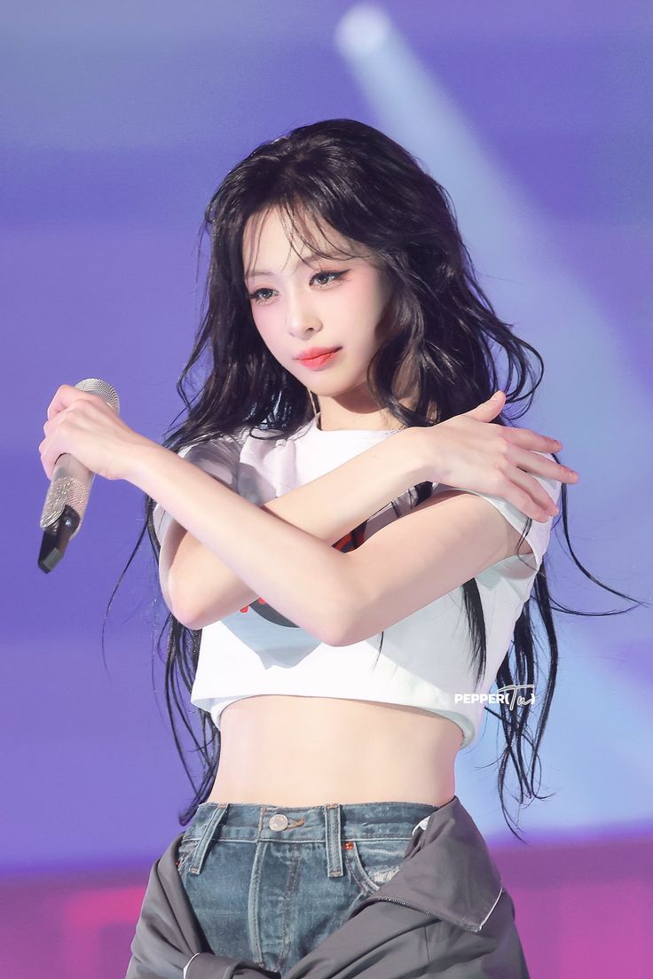 ahyeonpicture's tweet photo. effortlessly pretty https://t.co/ZZpaGoTNZF