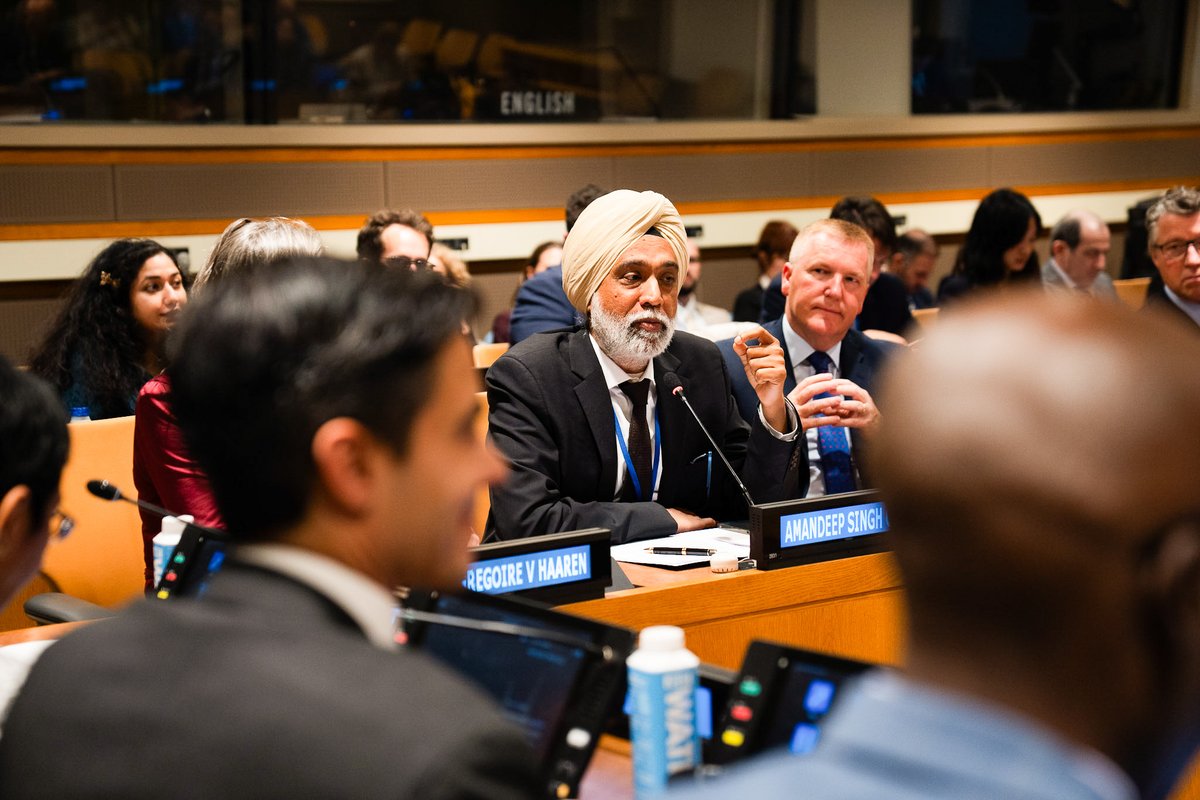 ODET_UN's tweet photo. Human agency starts with individuals and extends to democratic accountability.

At a #UNGA81 event by @KingdomNL_UN, UN Tech Envoy @gioasempre  stressed that agency extends from individuals to communities and nations, underpinning democratic accountability and human rights. https://t.co/UXt73UYmaQ