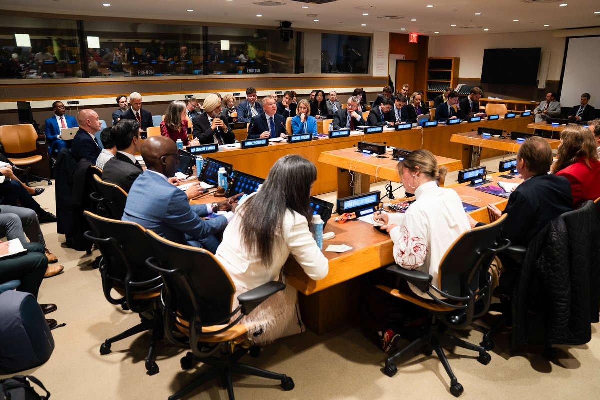 ODET_UN's tweet photo. Human agency starts with individuals and extends to democratic accountability.

At a #UNGA81 event by @KingdomNL_UN, UN Tech Envoy @gioasempre  stressed that agency extends from individuals to communities and nations, underpinning democratic accountability and human rights. https://t.co/UXt73UYmaQ