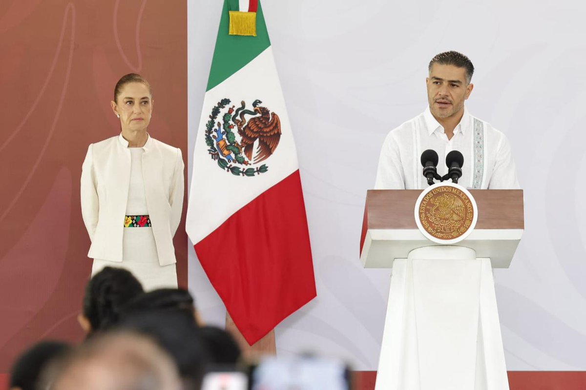 SSPCMexico's tweet photo. El promedio diario de víctimas de homicidio doloso disminuyó 54% en Tabasco, como resultado del reforzamiento de la seguridad en la entidad, destacó el secretario @OHarfuch. https://t.co/RdlRWthUzu https://t.co/n4AV4nM0TM