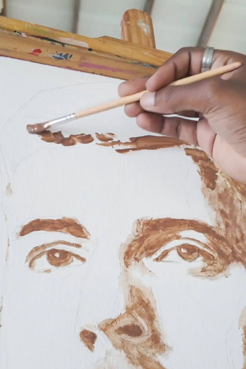 AFRICREATIVES01's tweet photo. South African self-taught artist Ricollin Moodley created a portrait of MrBeast entirely using Feastables chocolate. 🍫🎨

Known for transforming unconventional everyday materials into art, Moodley continues to explore new ways of redefining portraiture.

#AFRICREATIVES https://t.co/xPHlKypPH9