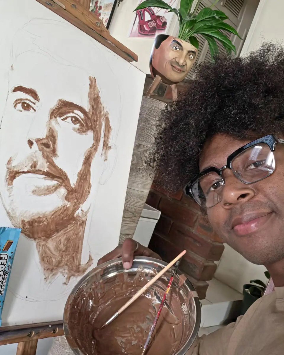 AFRICREATIVES01's tweet photo. South African self-taught artist Ricollin Moodley created a portrait of MrBeast entirely using Feastables chocolate. 🍫🎨

Known for transforming unconventional everyday materials into art, Moodley continues to explore new ways of redefining portraiture.

#AFRICREATIVES https://t.co/xPHlKypPH9