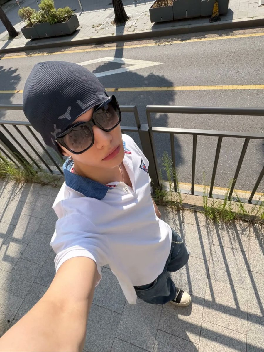 MohammadCoeh2's tweet photo. Hyunjin’s latest update! https://t.co/SipZTkjNdr