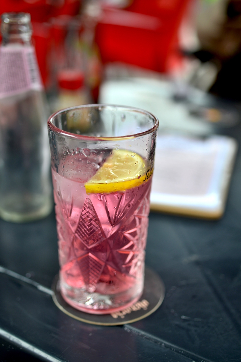 EugenieDuffer's tweet photo. @HomeBaristaClub Whip up iced honey lemon mint tea in 5 mins! Brew black tea, chill, add lemon juice, 1 tsp honey, fresh mint u0026 ice. Refreshing summer pick-me-up! https://t.co/R3p21wrzum