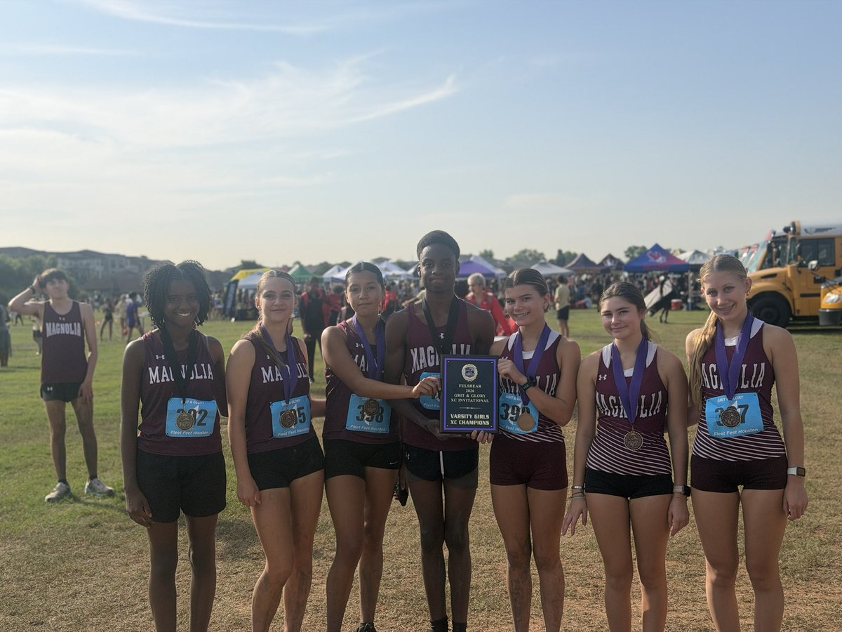 XC_Magnolia's tweet photo. 🏆 VARSITY GIRLS ARE YOUR MEET CHAMPIONS! 🏆

The Lady Bulldogs showed up and brought home the team title at Grit & Glory! Our JV girls finished 5th, and our JV boys finished 12th. Proud of the way this whole team competed today!

🏅 Varsity Girls medalists
Kinly Schanbachler — 8th
Samantha Ripley — 12th
Adelina Johnson — 13th
Joselyn Rivera-Flores — 14th
Ximena Blasco Arechiga — 17th

🏅 JV Girls medalists
🥇 Kaiya Oyamielen — 1st place!
Laila Cox — 8th

🏅 JV Boys medalist
🥉 Jim Jeremie — 3rd place!

Team title, individual win, and Bulldogs battling in every race. Let’s keep building! 🐾

#DogsRunTogether
@SportCast_Media @MagnoliaHighTX @MagISDAthletics