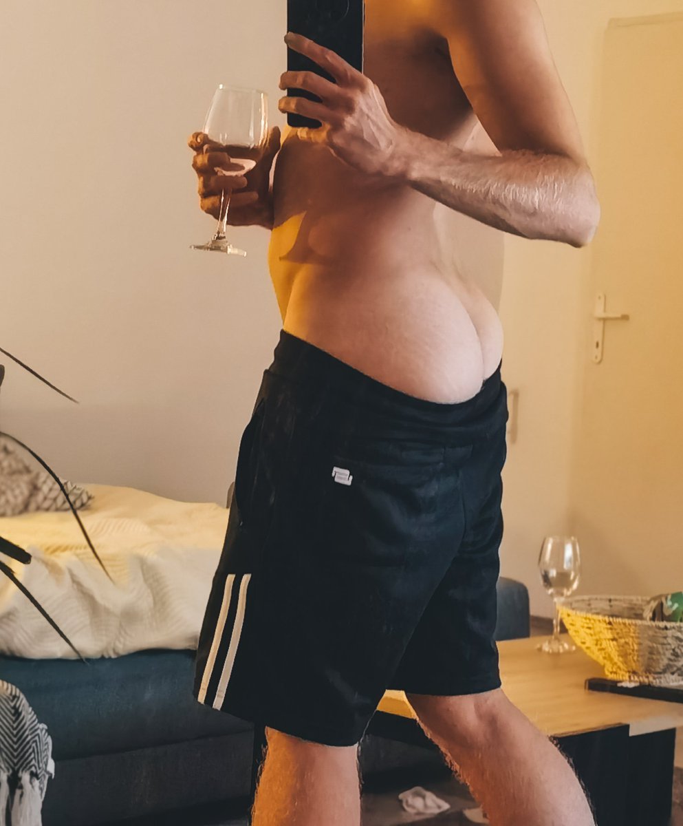 YorkChrs's tweet photo. This is definitely going to be a fun night. What do you guys think? 🥂
@Man_te_qu_la  😈 https://t.co/msKecU7PTH