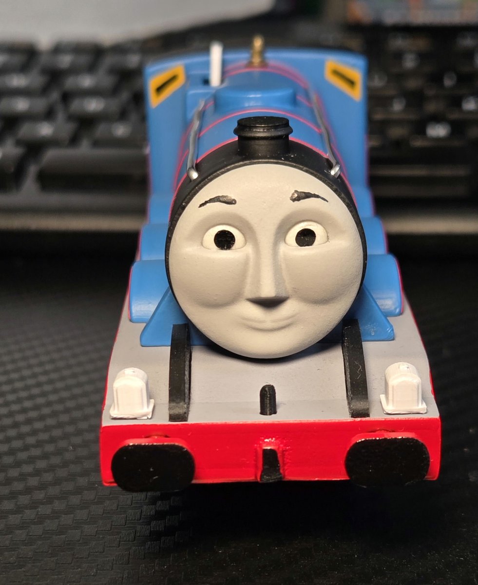 TimScofield5's tweet photo. Also made a liberated Trackmaster Gordon! This is what I want to believe Mattel would've made if the original line continued!

 I focused especially on the small gap between the firebox and rear splasher to allow the two boiler bands to meet, like how the 2003 plarail did it! https://t.co/HGJOxD928M