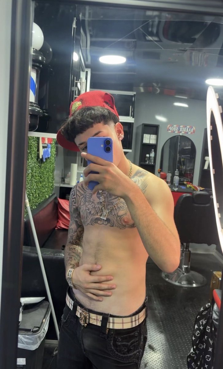 Homiegraphic03's tweet photo. active babys lmk😜 #content #edgar #latino #htx #tx #satx #menu https://t.co/FsRf51nFnL