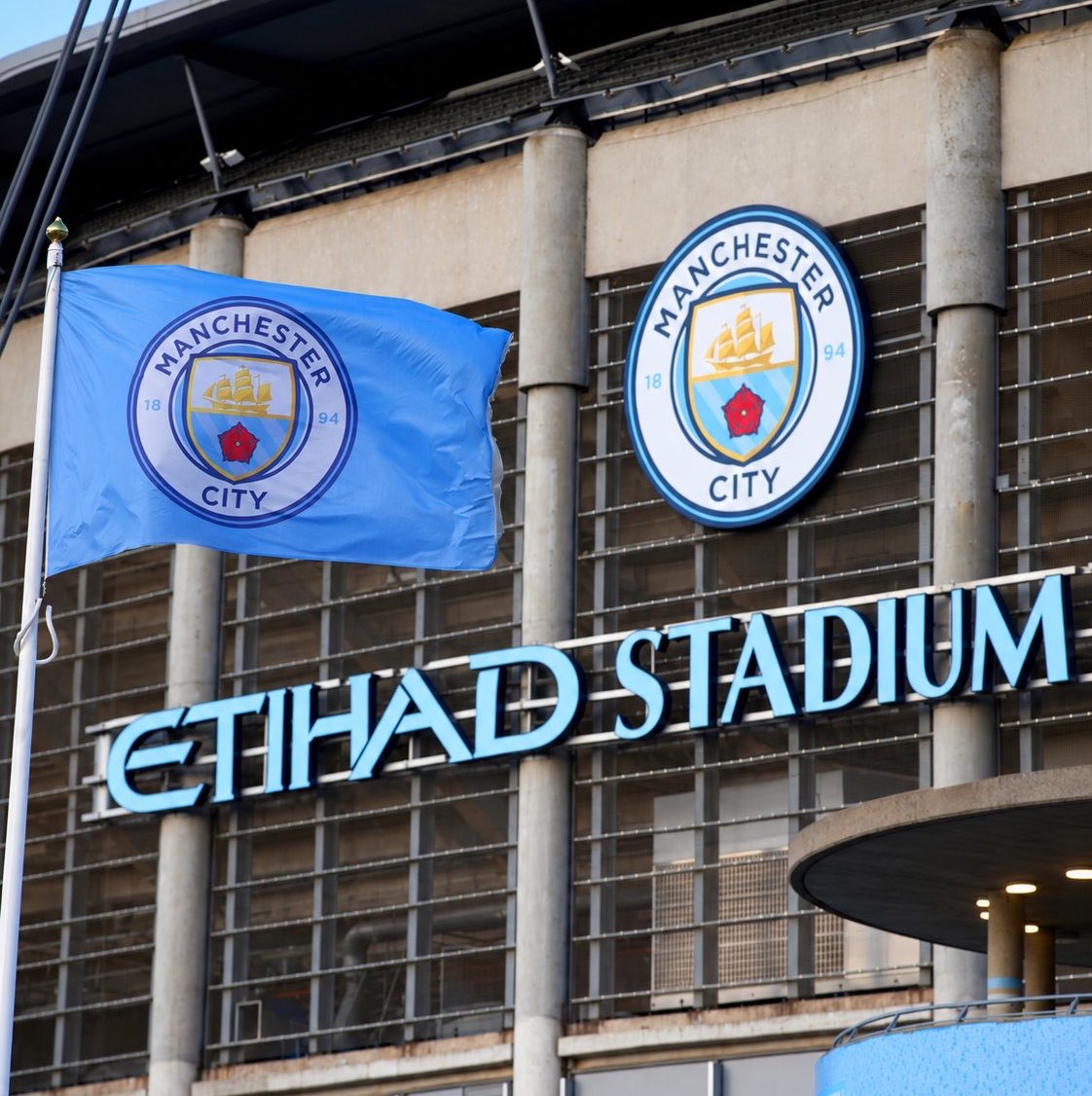 FrankEra_'s tweet photo. 🚨💰 | NEW:

Manchester United have conducted internal assessments to determine the extent of the ECONOMICAL LOSSES suffered by the club that can be attributed to the infractions committed by Manchester City. 

[@AdamCrafton_/@TheAthleticFC] https://t.co/Y3sBZVCKke