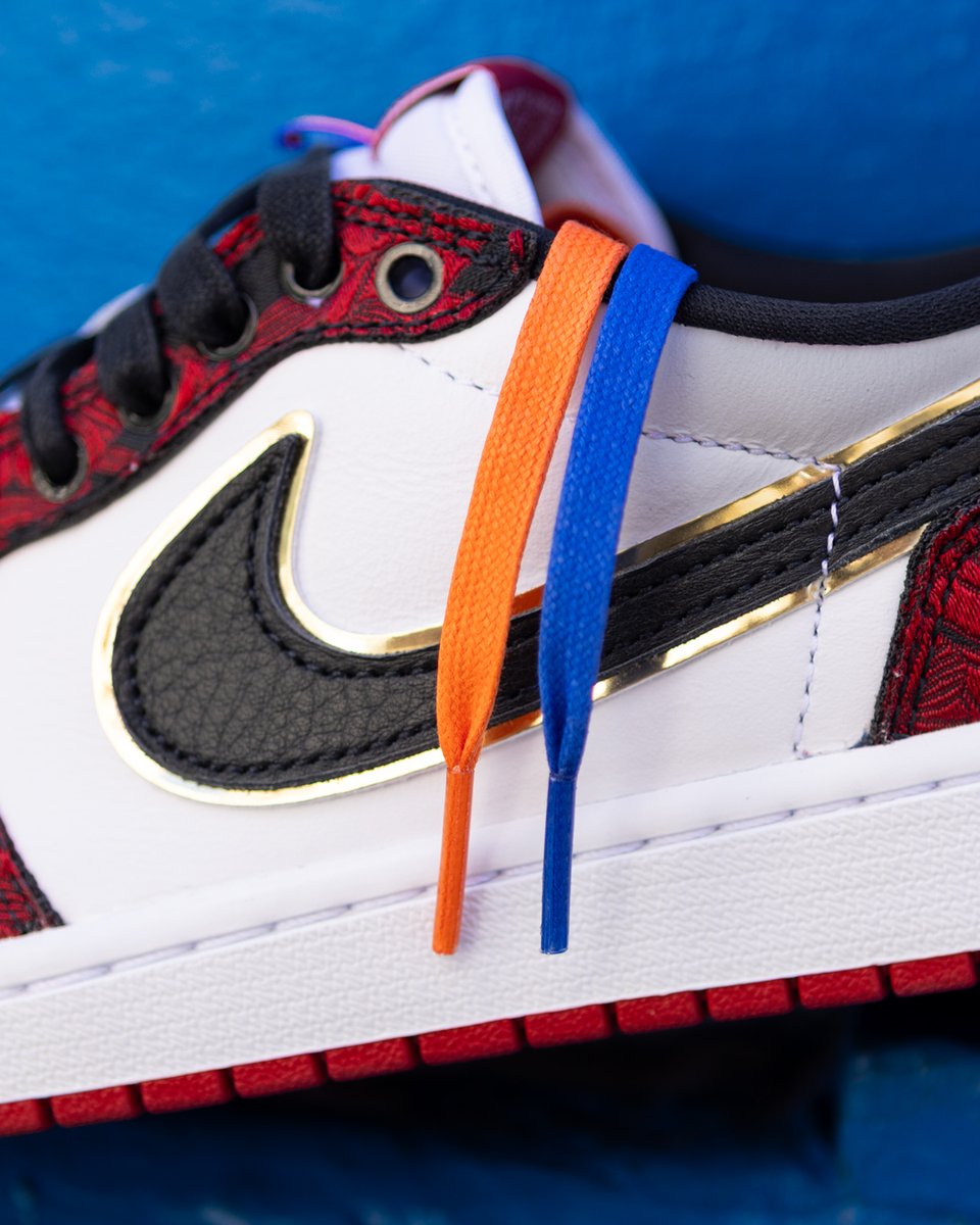 footlocker's tweet photo. The Air Jordan 1 Low OG “Garden” taps into Michael Jordan’s unforgettable nights at Madison Square Garden.

Available now at Foot Locker. https://t.co/FKnMJNciZp