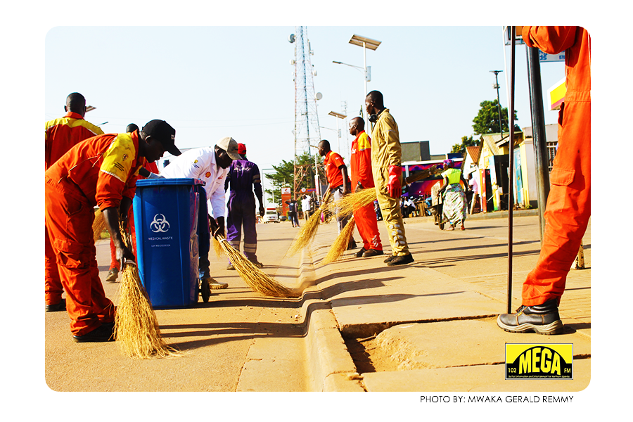 MegafmGulu's tweet photo. Clean communities, proud streets! π§Ήβ¨ Taking action on National Cleaning Day to keep our neighborhoods green and safe.
πΈ: @GERALDREMMY2017
#NationalCleaningDay #CleanUganda #KeepUgandaClean #CommunityFirst https://t.co/iXhAVszJXI
