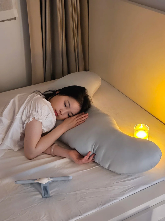 AngilaZdro16's tweet photo. Want to boost energy u0026 focus Shift your bedtime 15 mins earlier nightly—small change, big daily win! Sleep better, work smarter. https://t.co/f9Sr8kPOoB