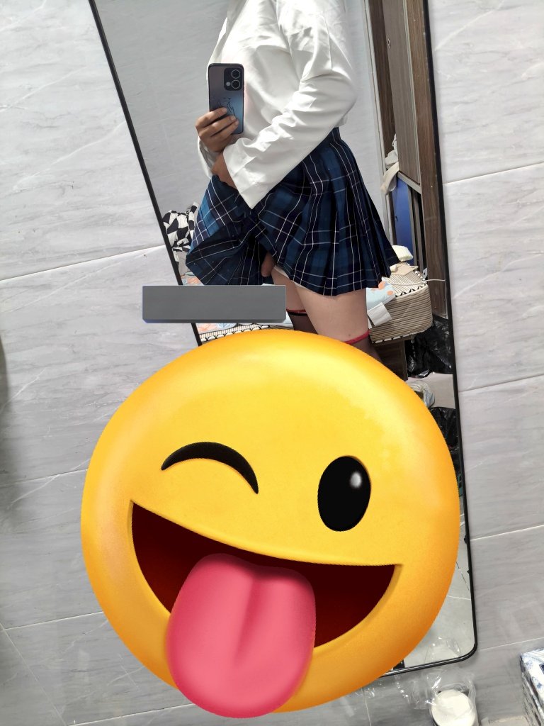 cgh23697744's tweet photo. 祝大家中秋节快乐哦～来看色色#伪娘 #惠州 #男娘 #女装 https://t.co/09mfAaFmyl