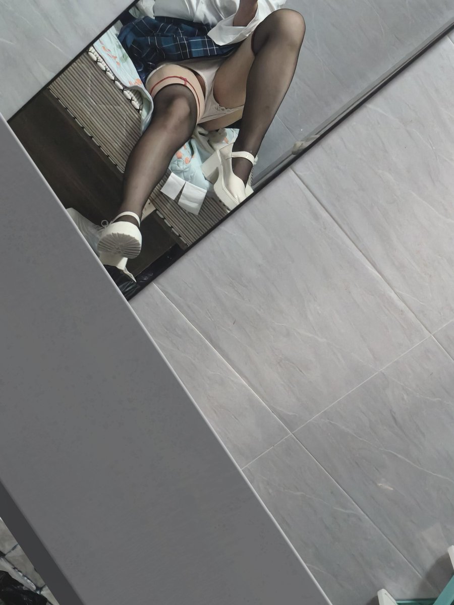 cgh23697744's tweet photo. 祝大家中秋节快乐哦～来看色色#伪娘 #惠州 #男娘 #女装 https://t.co/09mfAaFmyl